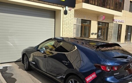 Mazda 3, 2021 год, 2 100 000 рублей, 10 фотография