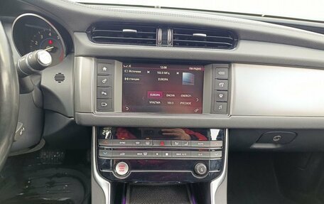 Jaguar XF II, 2018 год, 1 800 000 рублей, 13 фотография