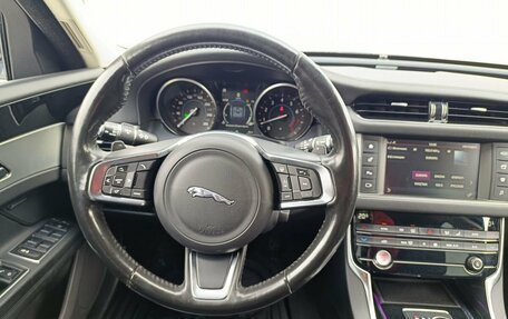 Jaguar XF II, 2018 год, 1 800 000 рублей, 12 фотография