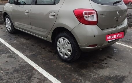 Renault Sandero II рестайлинг, 2015 год, 430 000 рублей, 5 фотография