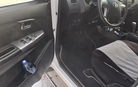 Toyota Hilux VII, 2014 год, 2 600 000 рублей, 4 фотография