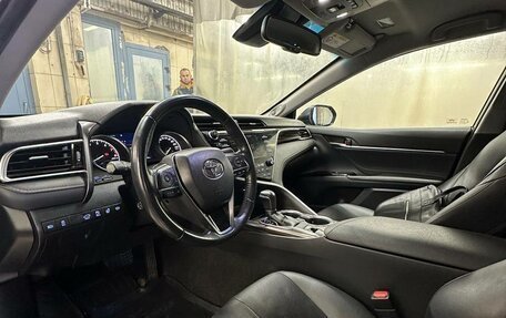 Toyota Camry, 2021 год, 3 870 000 рублей, 5 фотография