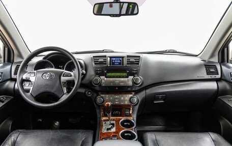 Toyota Highlander III, 2011 год, 2 198 000 рублей, 10 фотография