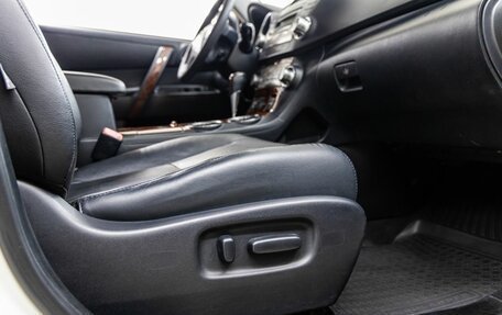 Toyota Highlander III, 2011 год, 2 198 000 рублей, 22 фотография