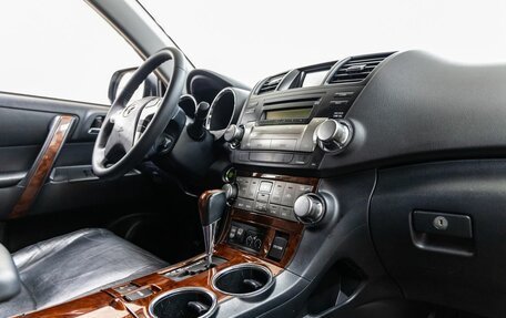 Toyota Highlander III, 2011 год, 2 198 000 рублей, 27 фотография