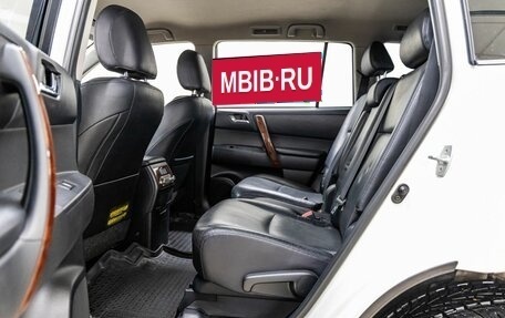 Toyota Highlander III, 2011 год, 2 198 000 рублей, 28 фотография