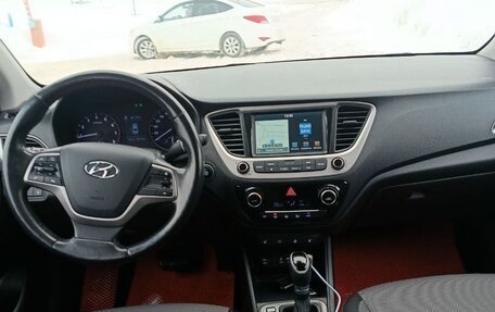 Hyundai Solaris II рестайлинг, 2017 год, 1 400 000 рублей, 4 фотография