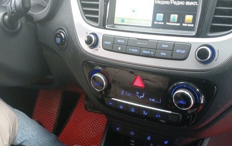 Hyundai Solaris II рестайлинг, 2017 год, 1 400 000 рублей, 9 фотография