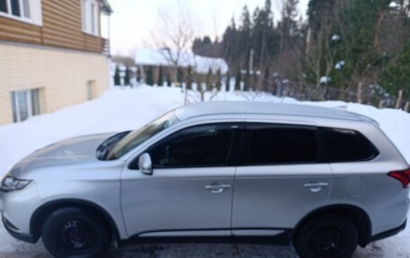 Mitsubishi Outlander III рестайлинг 3, 2020 год, 2 390 000 рублей, 4 фотография