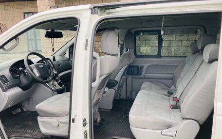 Hyundai H-1 II рестайлинг, 2012 год, 1 690 000 рублей, 10 фотография