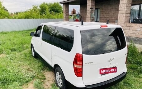 Hyundai H-1 II рестайлинг, 2012 год, 1 690 000 рублей, 8 фотография