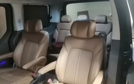 Hyundai Staria, 2023 год, 5 250 000 рублей, 14 фотография