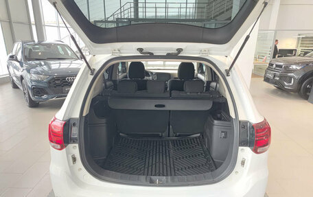 Mitsubishi Outlander III рестайлинг 3, 2020 год, 2 250 000 рублей, 14 фотография