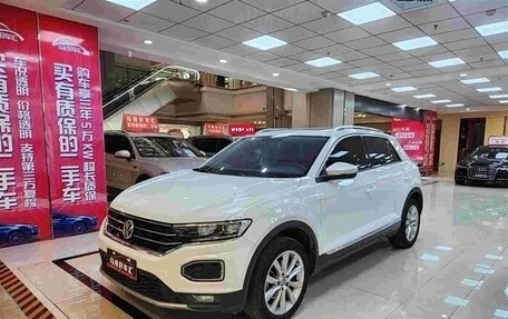 Volkswagen T-Roc I, 2022 год, 1 895 000 рублей, 1 фотография