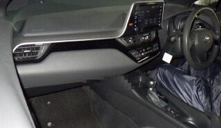 Toyota C-HR I рестайлинг, 2023 год, 2 800 000 рублей, 5 фотография