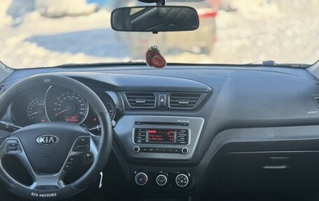 KIA Rio III рестайлинг, 2017 год, 989 000 рублей, 11 фотография