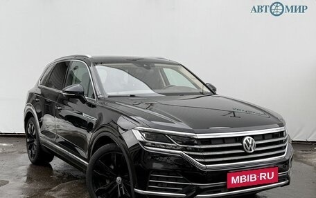 Volkswagen Touareg III, 2019 год, 4 630 000 рублей, 3 фотография