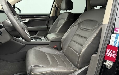 Volkswagen Touareg III, 2019 год, 4 630 000 рублей, 10 фотография