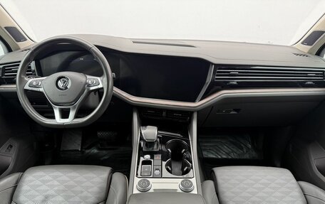 Volkswagen Touareg III, 2019 год, 4 630 000 рублей, 16 фотография