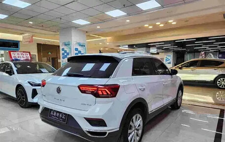 Volkswagen T-Roc I, 2022 год, 1 895 000 рублей, 4 фотография