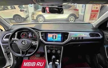 Volkswagen T-Roc I, 2022 год, 1 895 000 рублей, 9 фотография