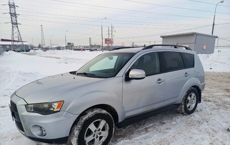Mitsubishi Outlander III рестайлинг 3, 2011 год, 850 000 рублей, 4 фотография