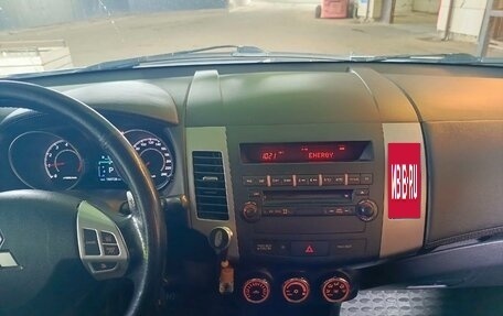 Mitsubishi Outlander III рестайлинг 3, 2011 год, 850 000 рублей, 5 фотография