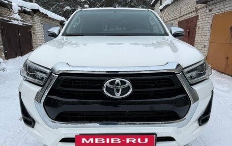 Toyota Hilux VIII, 2021 год, 4 490 000 рублей, 3 фотография