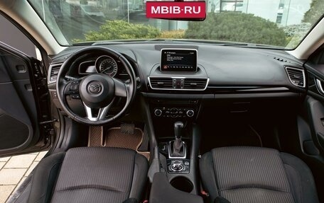 Mazda 3, 2017 год, 1 325 000 рублей, 16 фотография