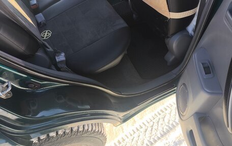 Toyota RAV4, 2000 год, 950 000 рублей, 21 фотография