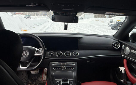 Mercedes-Benz E-Класс, 2018 год, 3 550 000 рублей, 8 фотография