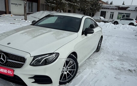 Mercedes-Benz E-Класс, 2018 год, 3 550 000 рублей, 4 фотография