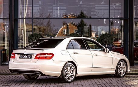 Mercedes-Benz E-Класс, 2011 год, 1 455 000 рублей, 6 фотография