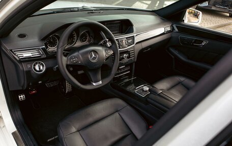 Mercedes-Benz E-Класс, 2011 год, 1 455 000 рублей, 13 фотография