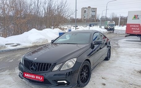 Mercedes-Benz E-Класс, 2011 год, 1 395 000 рублей, 2 фотография