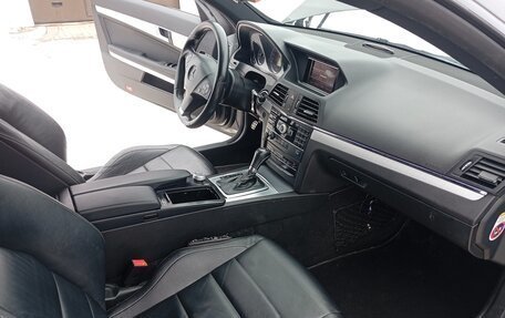 Mercedes-Benz E-Класс, 2011 год, 1 395 000 рублей, 21 фотография