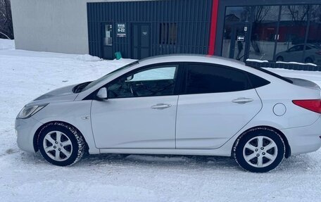 Hyundai Solaris II рестайлинг, 2012 год, 700 000 рублей, 6 фотография