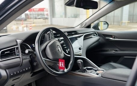 Toyota Camry, 2018 год, 2 900 000 рублей, 9 фотография