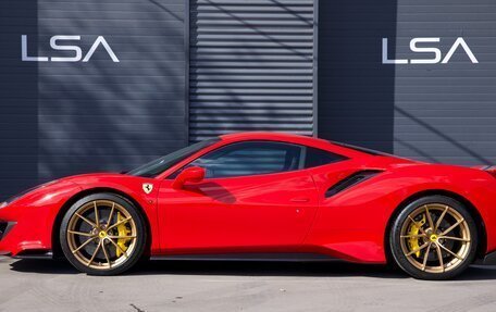 Ferrari 488, 2018 год, 79 000 000 рублей, 2 фотография