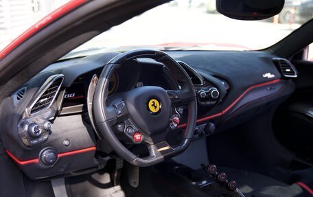 Ferrari 488, 2018 год, 79 000 000 рублей, 25 фотография