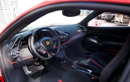 Ferrari 488, 2018 год, 79 000 000 рублей, 26 фотография