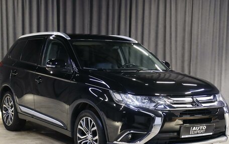 Mitsubishi Outlander III рестайлинг 3, 2017 год, 1 999 000 рублей, 2 фотография