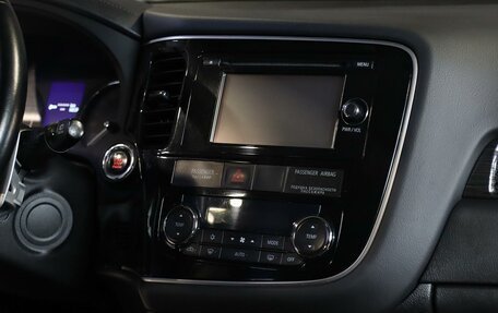 Mitsubishi Outlander III рестайлинг 3, 2017 год, 1 999 000 рублей, 12 фотография