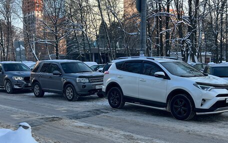 Toyota RAV4, 2017 год, 2 490 000 рублей, 4 фотография