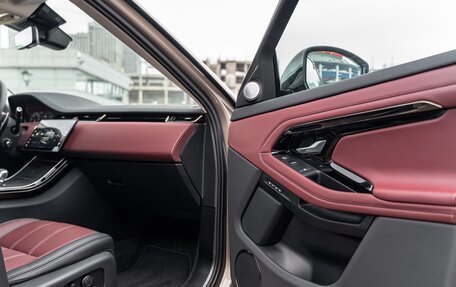 Land Rover Range Rover Evoque II, 2025 год, 6 490 000 рублей, 33 фотография