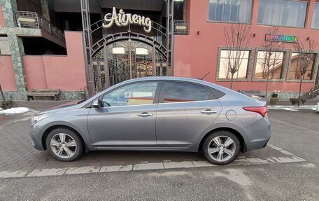 Hyundai Solaris II рестайлинг, 2018 год, 1 500 000 рублей, 19 фотография