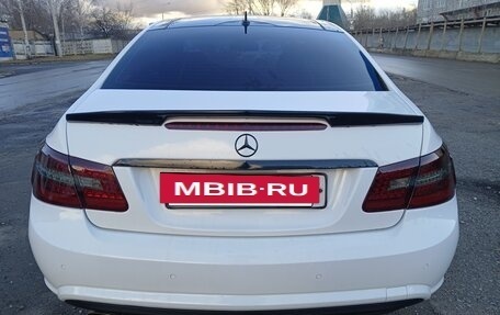 Mercedes-Benz E-Класс, 2013 год, 1 600 000 рублей, 5 фотография