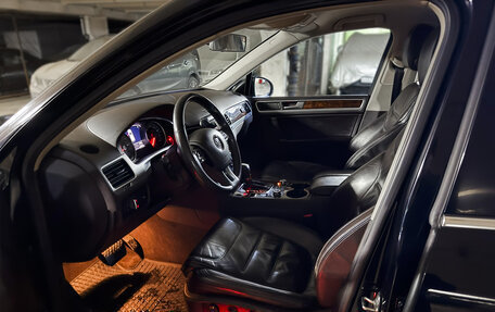 Volkswagen Touareg III, 2012 год, 1 650 000 рублей, 10 фотография