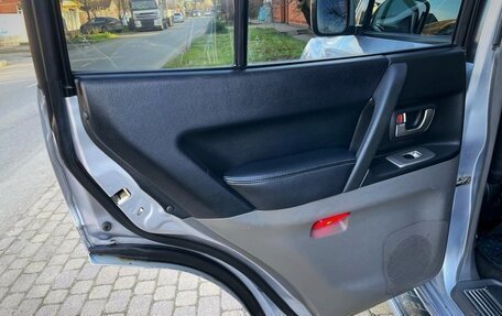 Mitsubishi Pajero III рестайлинг, 2003 год, 1 180 000 рублей, 20 фотография