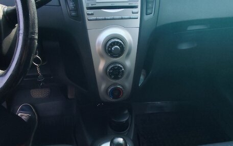 Toyota Yaris III рестайлинг, 2007 год, 370 000 рублей, 10 фотография